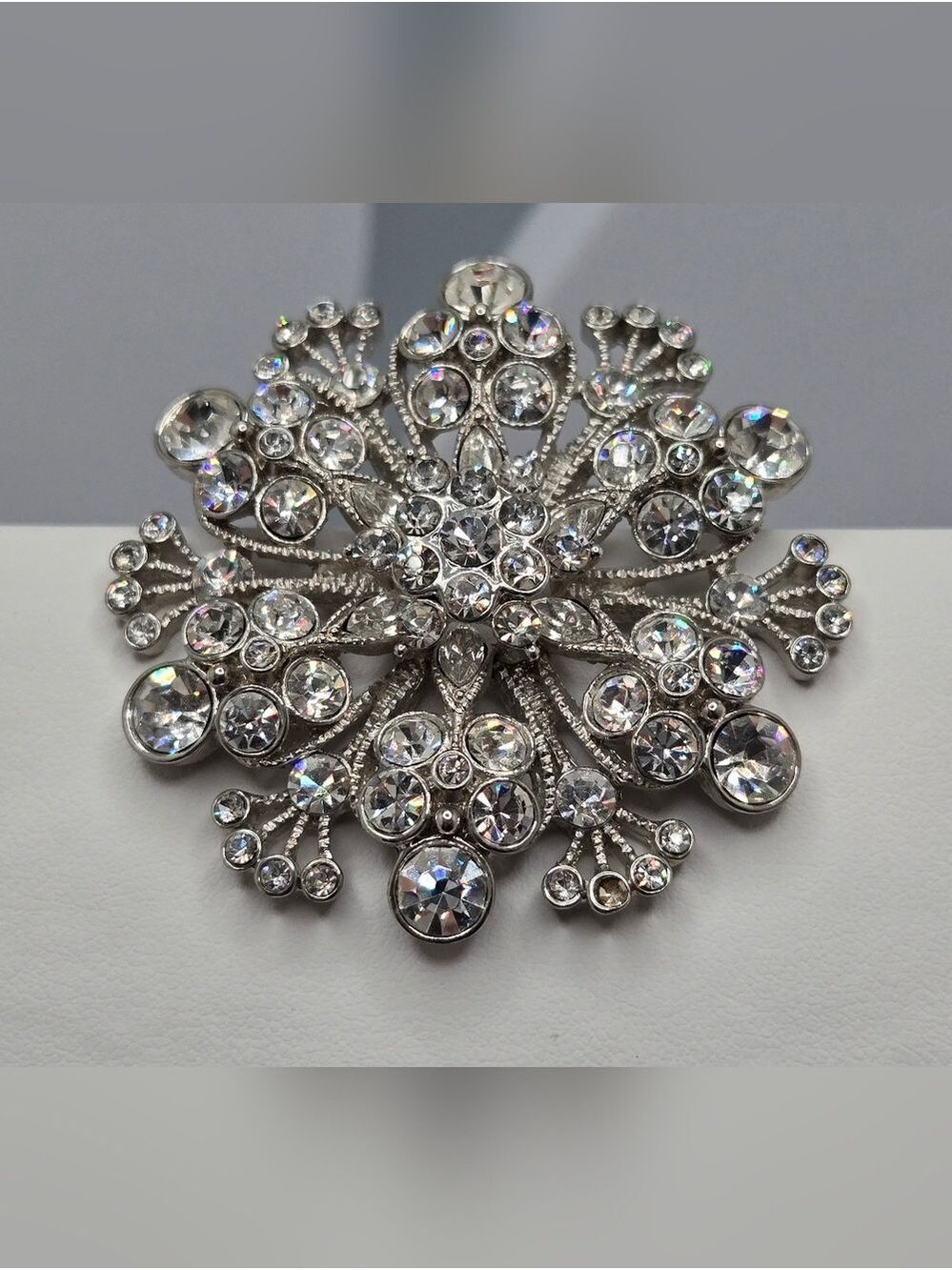 Bridal Vintage Style Rhinestone Brooch Silver Tone Snowflake Floral Round 2"